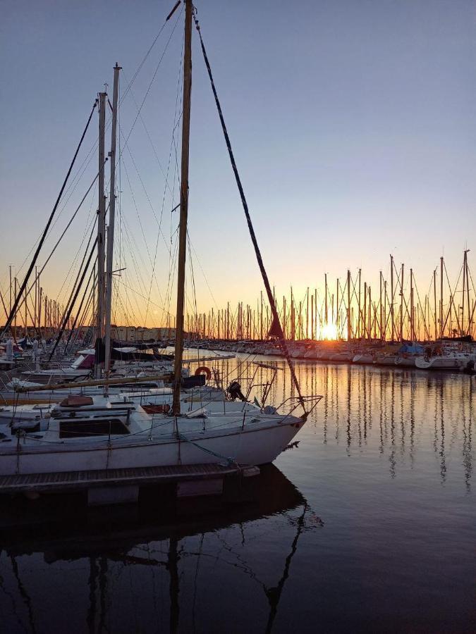 Le Clin D'Oeil Sur Le Port. Lägenhet Gruissan Exteriör bild