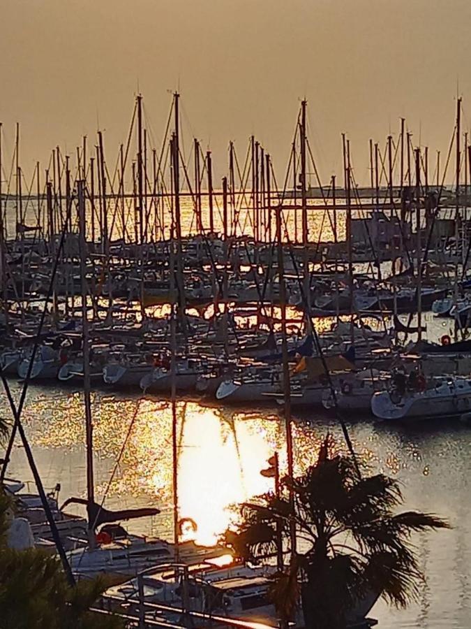 Le Clin D'Oeil Sur Le Port. Lägenhet Gruissan Exteriör bild